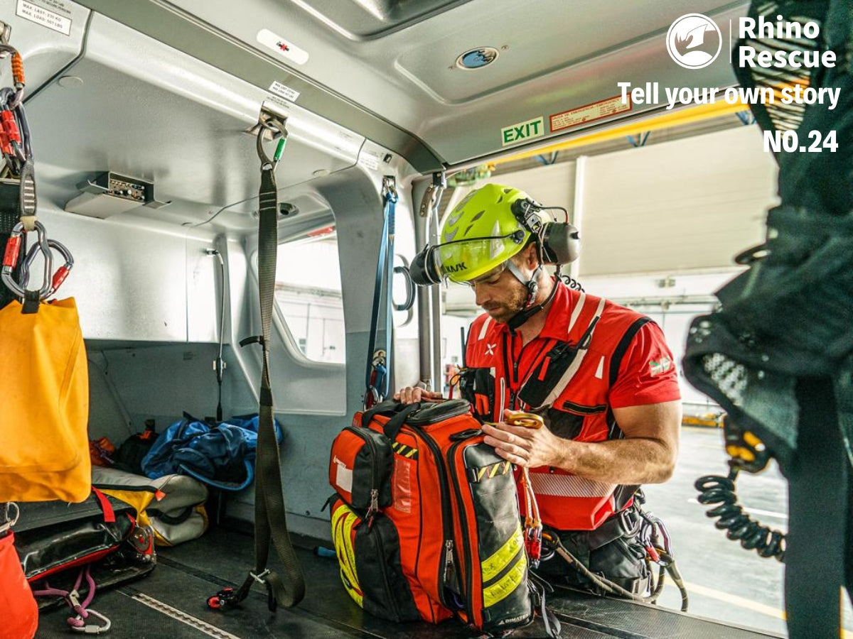 MOUNTAIN RESCUER - 