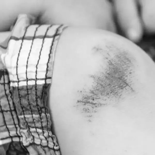 Describes the appearance of the image